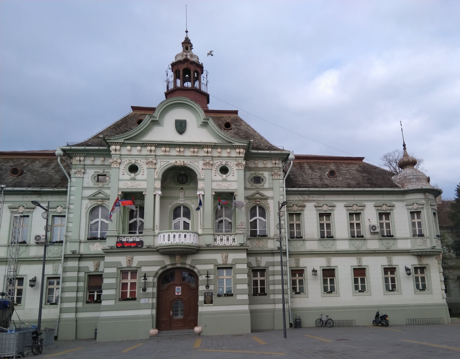 gradska kuca zr min