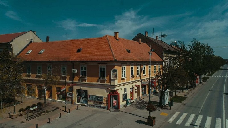 kuca na kojoj je slika svetog vendilina u pancevu