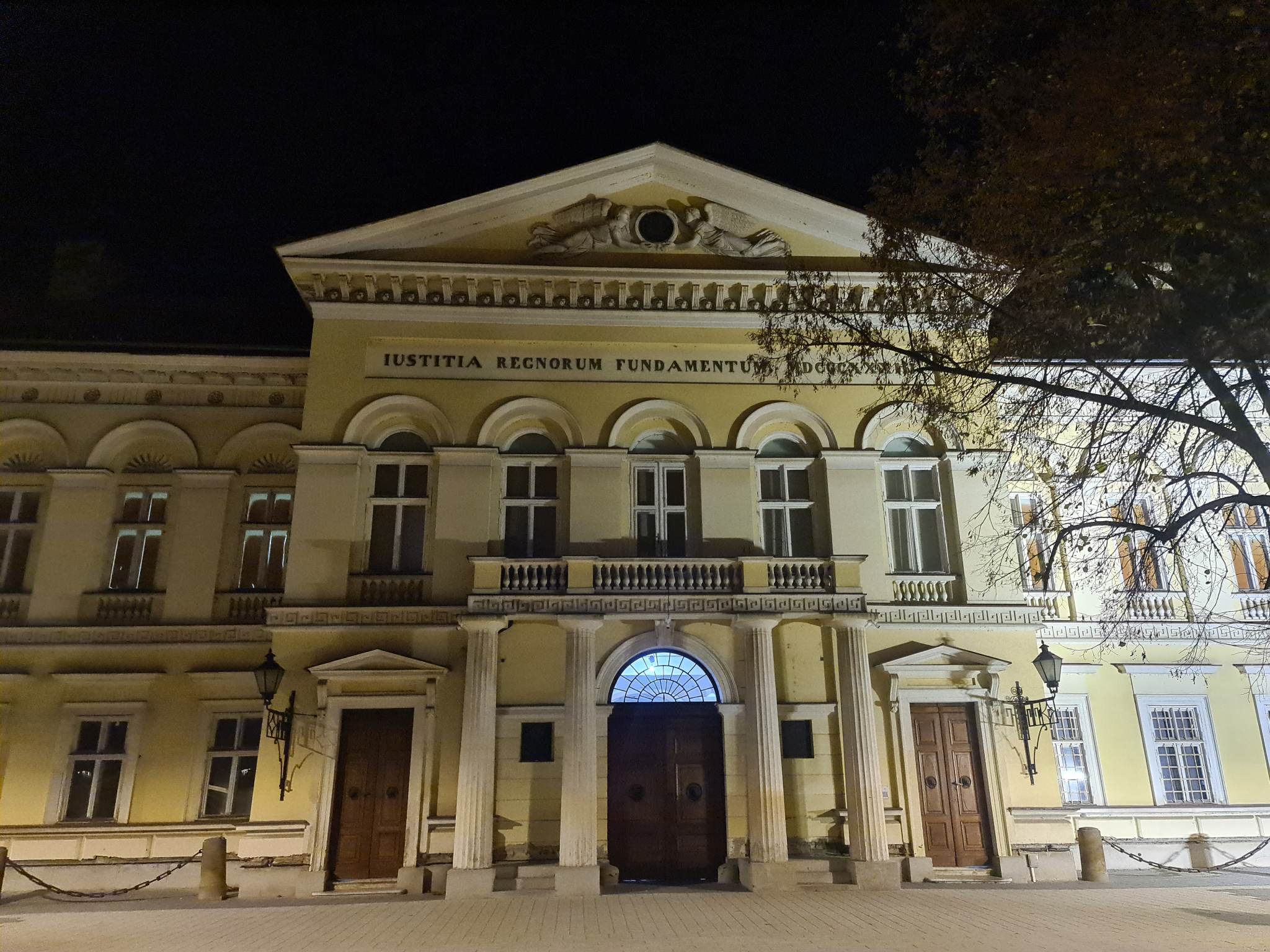 naraodni muzej pancevo nocu