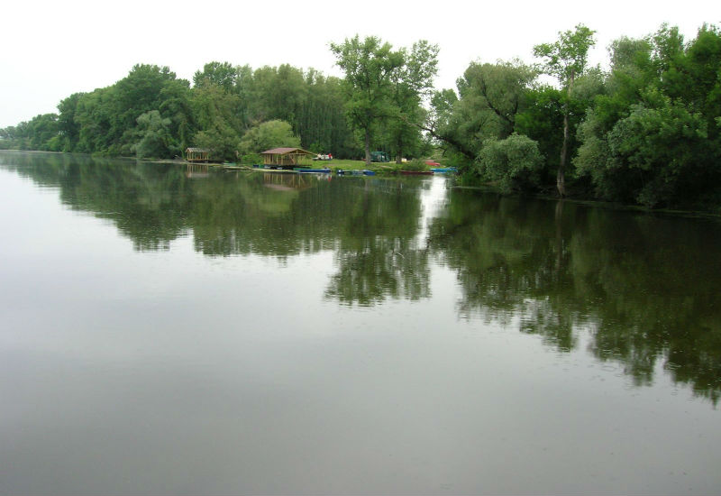 Ivanovacka Ada foto Grad Pancevo