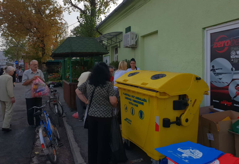 0 gradjani su od ranog jutra donosili PET i limenke