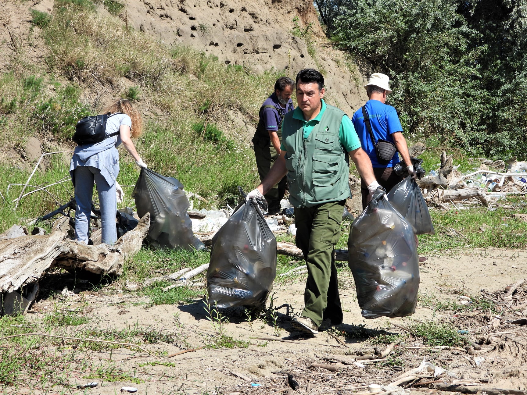 2 odnosenje smeca labudovo okno