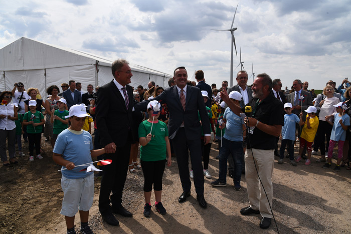 Otvaranje vetroparka Alibunar antic i deca