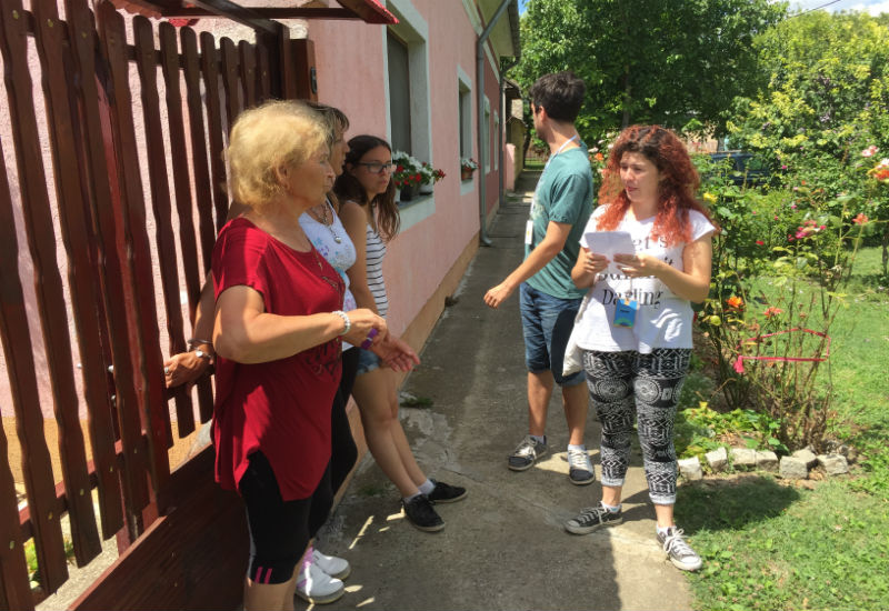 0 volonteri obilaze dvorista