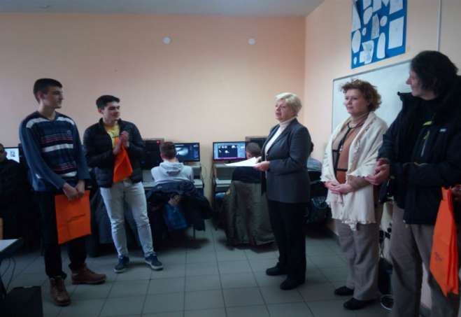 Prvu nagradu osvojili su učenici IV-5 razreda Tehničke škole “23. maj” Pančevo, na smeru za grafički dizajn, Miloš Grubić i Kristijan Pal