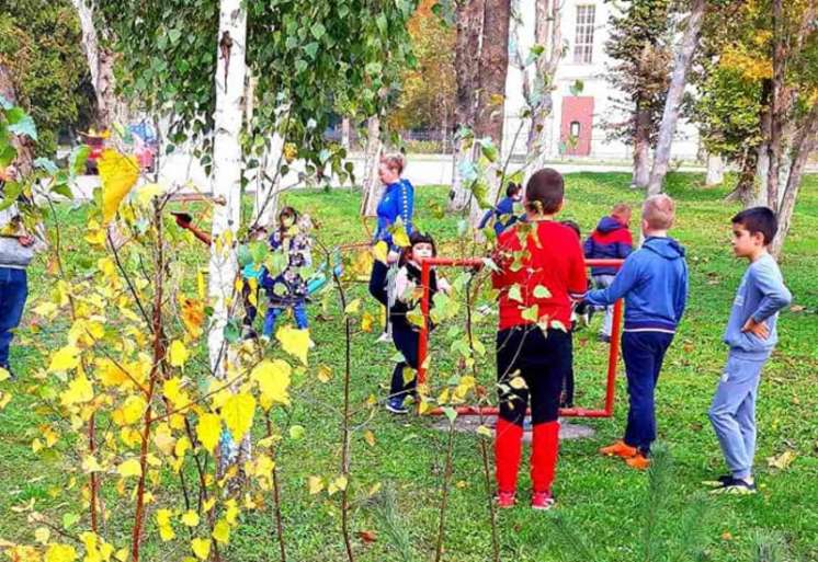Jedna od aktivnih sekcija je ekolo&scaron;ka sekcija Osnovne &scaron;kole Sava Žebeljan iz Crepaje
