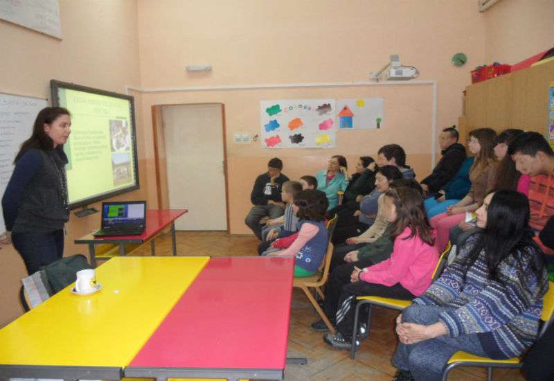 Milena Jovišić i Sandra Konevski održali su interesantno predavanje u ŠOSO &quot;Mara Mandić&quot; u Pančevu