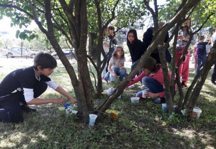 Povodom Međunarodnog dana planete Zemlje (22.april), nevladina organizacija Mladi istraživači Srbije (MIS) u saradnji sa O&Scaron; &bdquo;Kralj Aleksandar I&ldquo; su i ove godine organizovali ekolo&scaron;ku radionicu povodom Dana planete Zemlje pod nazivom &bdquo;Planeta i ja, a gde su tu pčelice?&ldquo;
