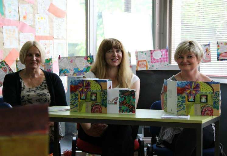 Knjiga za decu „Mic po mic – mickasta spajalica Boke Kotorske i Pule” Snježane Akrap Sušac i Feodore Gubaš Štifanić predstavljena je juče na dečjem odeljenju Gradske biblioteke Pančevo