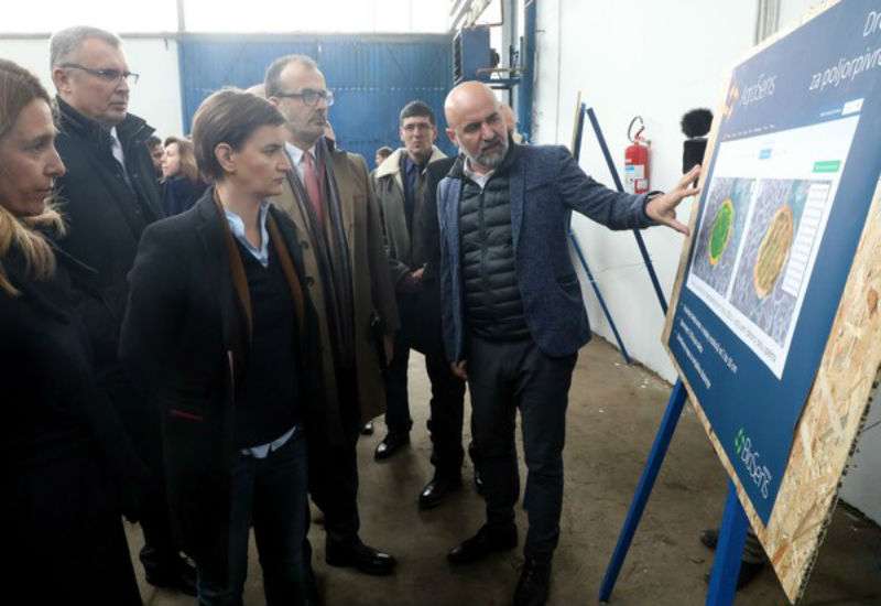 Predsednica Vlade Republike Srbije Ana Brnabić otvorila je danas, u mestu Krivaja pored Bačke Topole, prvu digitalnu farmu u Srbiji i regionu