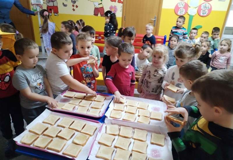 U projektu je učestvovalo oko 600 dece iz osnovnih &scaron;kola Žarko Zrenjanin u Banatskom Novom Selu, Branko Radičević u Pančevu, vrtić u Kačarevu, osnovna &scaron;kola Miroslav Mika Antić u Pančevu