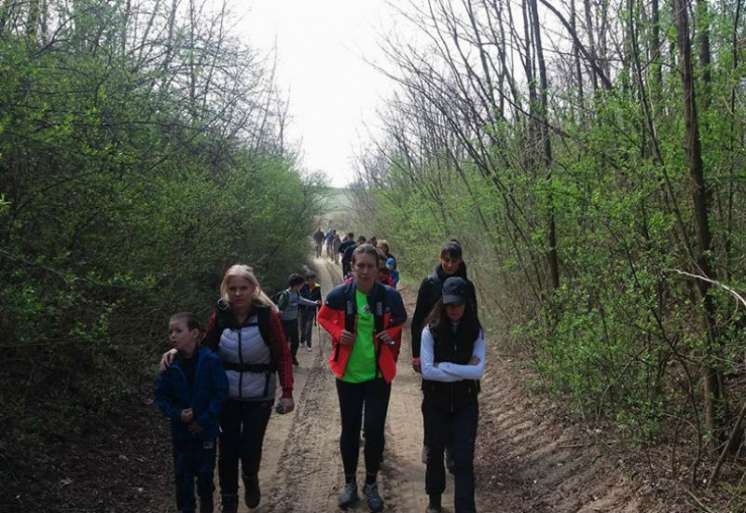 Članovi planinarsko-ekolo&scaron;kog dru&scaron;tva &bdquo;Soko&rdquo; upriličili su pe&scaron;ačku turu po Deliblatskoj pe&scaron;čari sa usponom na Zagajička brda
