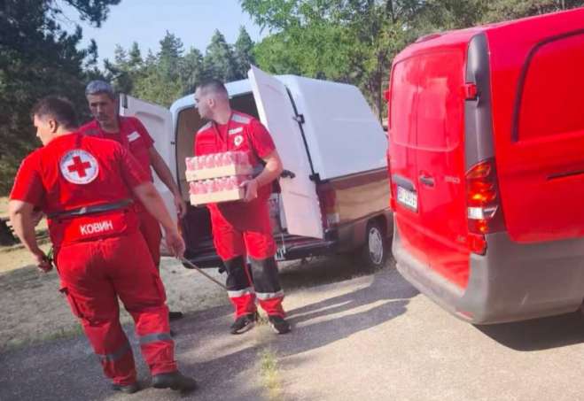 Akciju je koordinirala Banka hrane Vojvodina, uz podršku kompanija Coca-Cola HBC Srbija, Maxi Srbija, Bambi i Nestlé, kao i partnera na terenu – Crvenog krsta Kovin, Crvenog krsta Kraljevo i organizacije „Daruj“ iz Kovačice