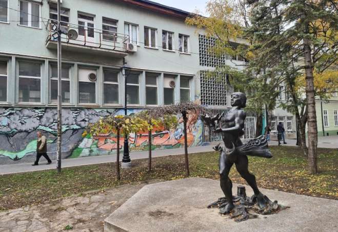 Jedna od najpoznatijih Jovovićevih skulptura u Pančevu je „Sejač“, postavljena u javnom prostoru i prepoznatljiva po snažnoj figuralnosti i smirenom dostojanstvu koje odašilje