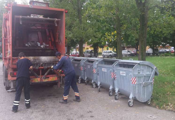 U naselje Stari Tami&scaron; JKP Higijena je postavila nove, metalne kontejnere za smeće