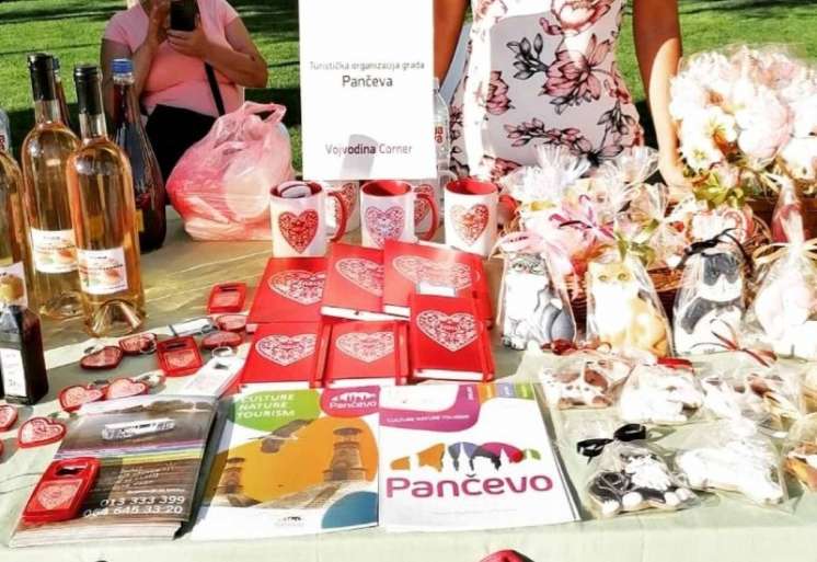 Detalj sa &scaron;tanda Turističke organizacije Pančevo