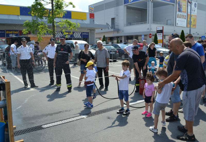 Vi&scaron;e stotina dece i njihovih roditelja su se rado uključili u sve zabavno-edukativne igre