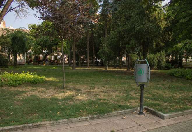 Godišnje nesavesni građani unište trećinu stubnih kanti u Pančevu, a nabavka novih JKP Higijenu svake godine košta više od milion dinara