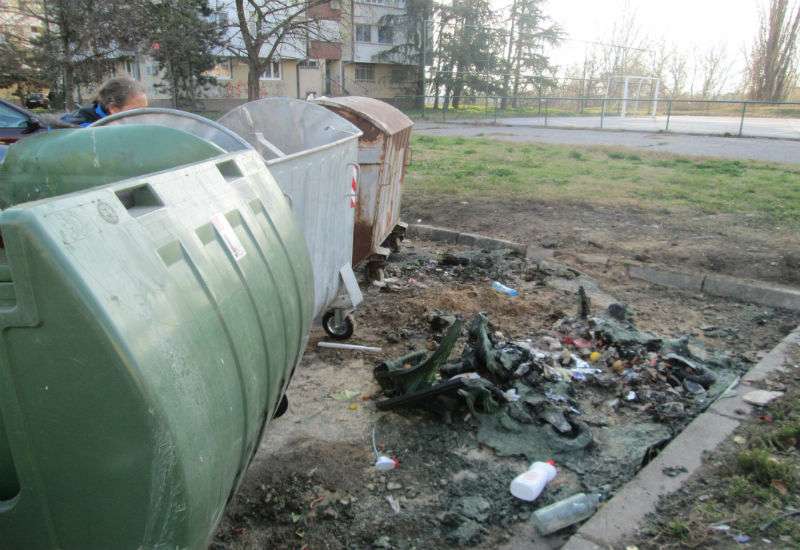 U petak, noću, izgorela su čak četiri kontejnera na Sodari
