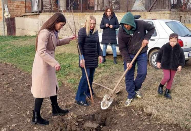Ovu inicijativu, u kojoj su učestvovale Katarina Banjai, članica Gradskog veća Grada Pančeva zadužena za za&scaron;titu životne sredine i održivi razvoj i Vesna Radosavljević, odbornica Skup&scaron;tine Grada Pančeva, ali stanovnica Starčeva, s odu&scaron;evljenjem je prihvatila Mesna zajednica Starčevo