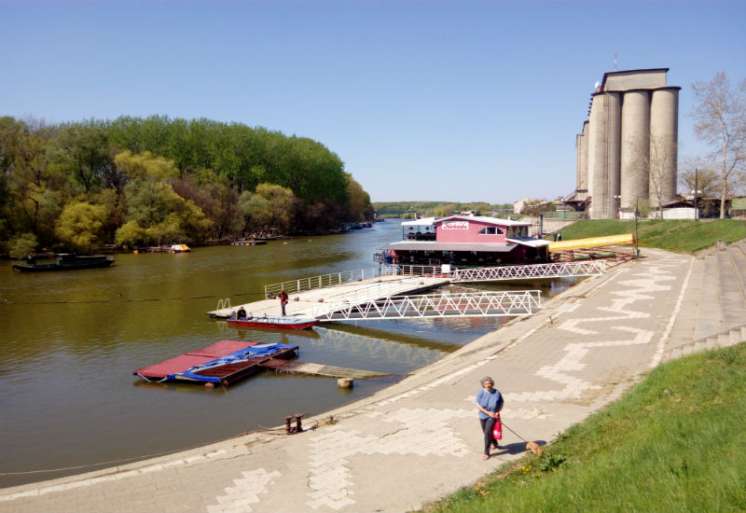 Kroz ovaj projekat Pančevo će dobiti još jedan katamaran, kanue za turističku ponudu i bicikle za iznajmljivanje koji će se koristiti za turističke svrhe, za vožnju duž obale Tamiša 