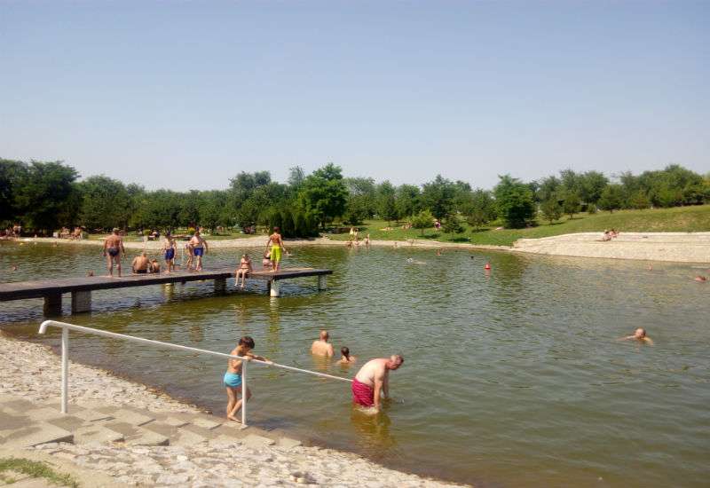 Ovako je bilo pro&scaron;le godine na jezeru u Kačarevu