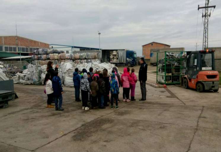 Deca su u preduzeću koje se bavi reciklažom električnog i elektronskog otpada videla gde zavr&scaron;ava njihov kompjuter kada se vi&scaron;e ne koristi