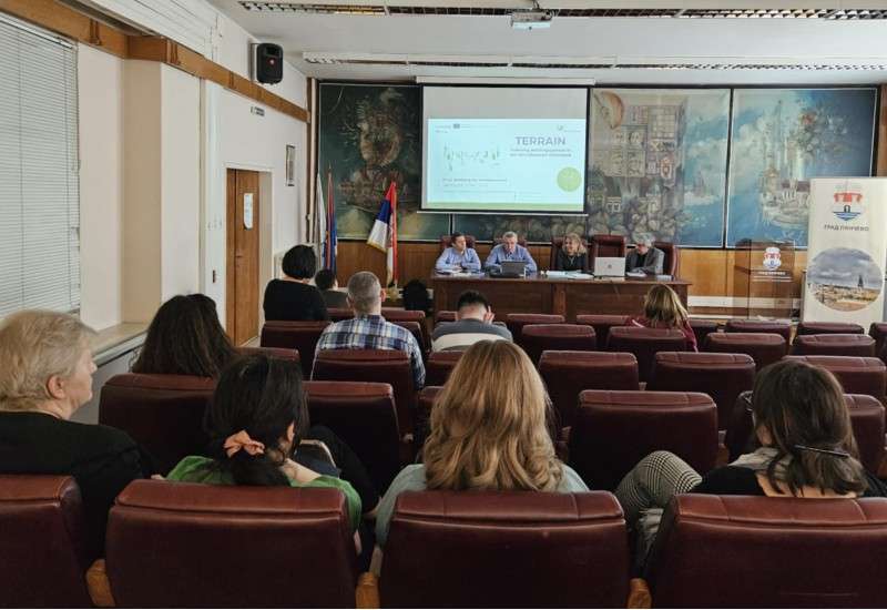 Tatjana Dijan iz Regionalne razvojne agencije Južni Banat predstavila je projekat istakav&scaron;i da je op&scaron;ti cilj doprinos održivoj multimodalnoj urbanoj mobilnosti u jadransko-jonskoj regiji