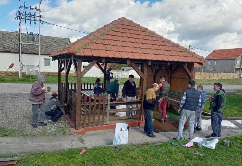 Posao se obavlja fazno, u skladu sa vremenskim uslovima kako bi se radovi &scaron;to kvalitetnije zavr&scaron;ili