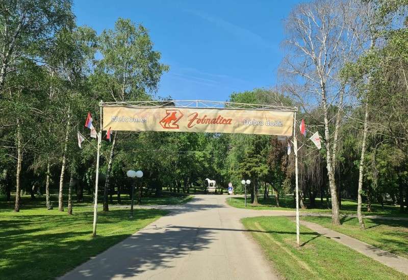 Zobnatica je turistički kompleks udaljen oko 5 km od Bačke Topole i centar konjičog sporta