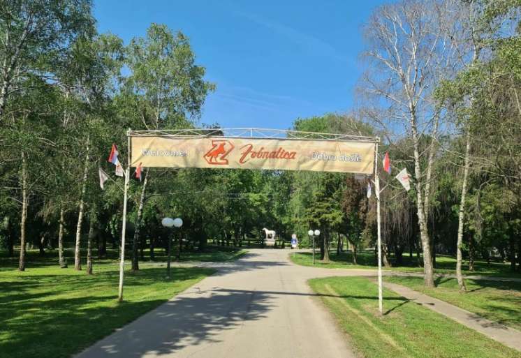 Zobnatica je turistički kompleks udaljen oko 5 km od Bačke Topole i centar konjičog sporta