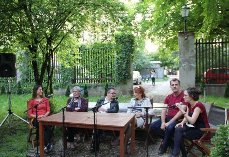 Debata &bdquo;Koga zanima dečje pozori&scaron;te&rdquo; održana je sinoć u okviru Bijenala Umetničkog dečjeg izraza (BUDI) u dvori&scaron;tu Narodnog muzeja