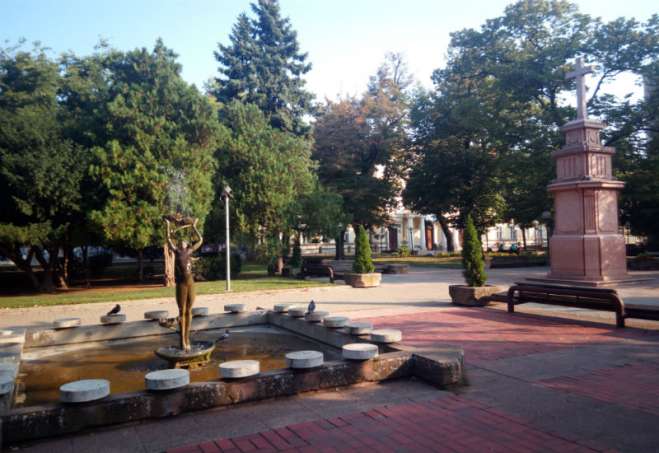 Gradski park u Pančevu, u centru, kod Gradske uprave i Narodnog muzeja
