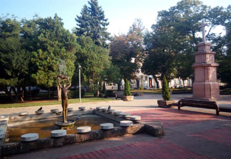 Gradski park u Pančevu, u centru, kod Gradske uprave i Narodnog muzeja