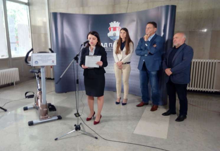 Biciklofon - punjač za mobilne telefone predstavljen je danas u holu Gradske uprave Pančevo, u okviru obeležavanja Evropske nedelje mobilnosti