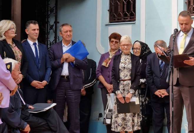 Guverneri Tabaković i Kežimir u Kovačici na otvaranju izložbe euro kovanica