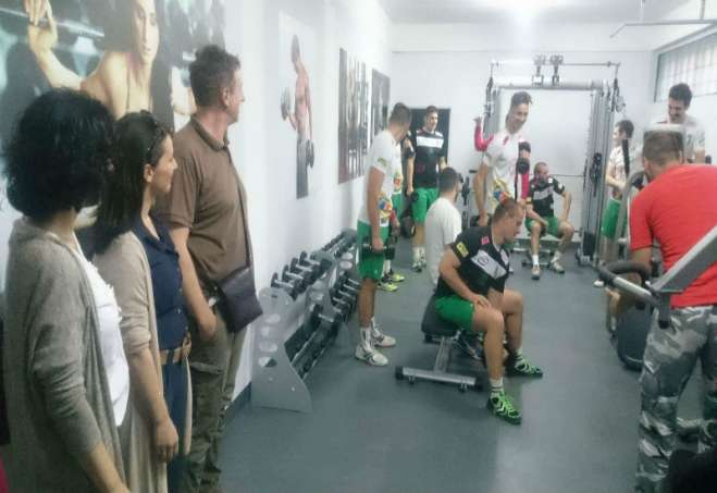 Pokrajinska sekretarka za sport i omladinu, Marinika Tepić svečano je juče otvorila teretanu u Rukometnom klubu „Jabuka“ 