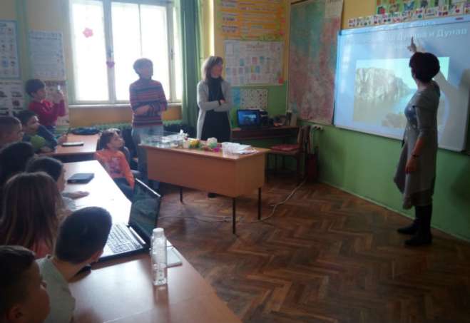 Učenici trećih i četvrtih razreda osnovne škole učili su o Dunavu i šta ga zagađuje