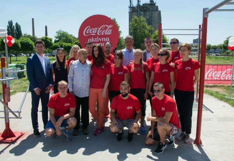 Ovo su profesionalni treneri koji će građane Srbije vratiti u formu. Pod titulom Coca-Cola ambasadora Pokreta za radost oni će deliti savete za vežbanje i fizičku aktivnost svim građanima u Coca-Cola teretanama na otvorenom.