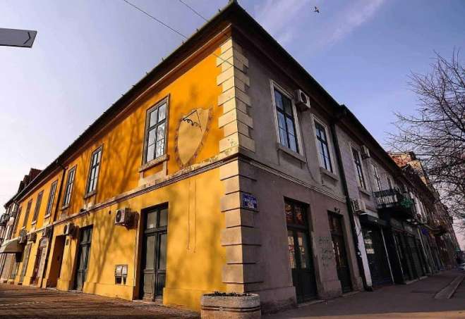 Kuća je sagrađena 1792. za sedište Banatske vojne granice, čiji je komandant bio general Mihovil Mihaljević