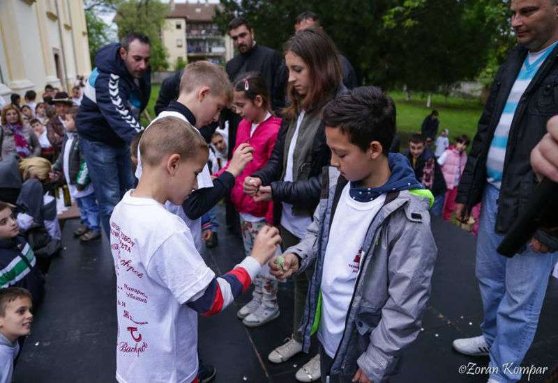 U Velikoj crkvi u Dolovu 2. maja upriličena je manifestacija izbor za najtvrđe uskr&scaron;nje jaje