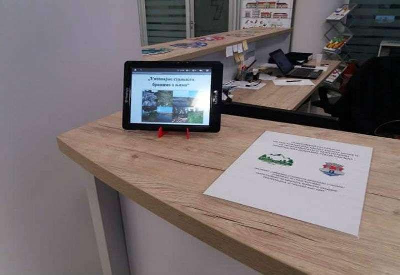 Tablet ekrani sa informacijama o za&scaron;tićenim prirodnim dobrima Pančeva postavljeni su u Gradskoj biblioteci i Turističkoj organizaciji