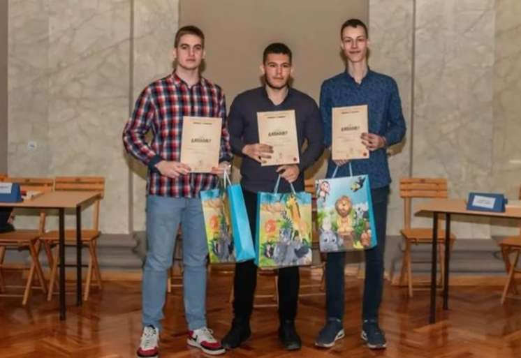 Pobedio je tim pod nazivom „Vajfert“, koji su činili učenici Gimnazije: Stefan Ilić, Dobrica Banković i Dušan Mladenović