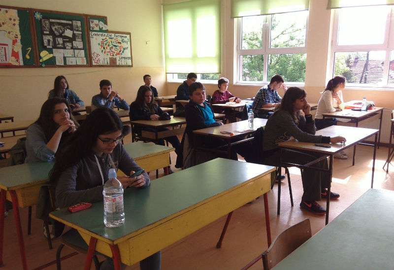 Đaci koji polažu malu maturu u &scaron;koli bi trebalo da budu najkasnije u 8.15h, jer u 9 sati će početi polaganje testa