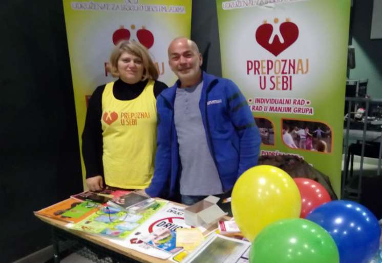Vesna Seferagić i Rade Ma&scaron;ić iz Udruženja građana "Prepoznaj u sebi" Pančevo