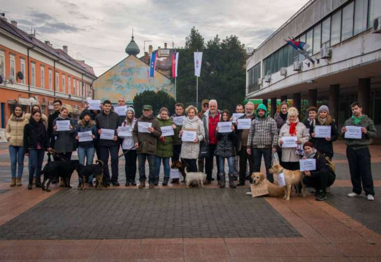 Održan protest građana u Pančevu protiv upotrebe petardi