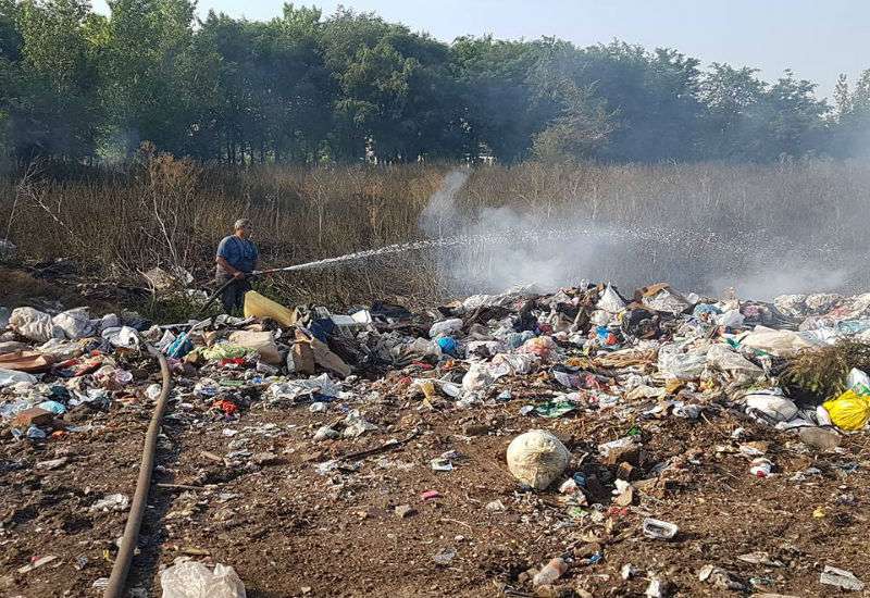 Požar je izbio juče popodne i tokom noći su ga ugasile Vatrogasna jedinica Pančevo i Dobrovoljno vatrogasno dru&scaron;tvo iz Kačareva